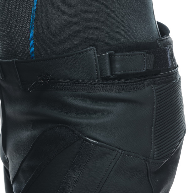 delta-4-pantaloni-moto-in-pelle-uomo image number 25