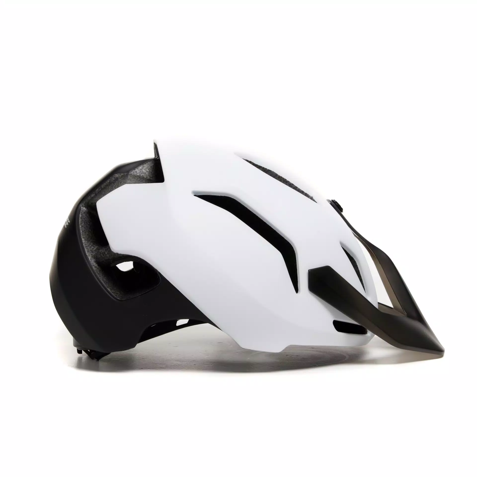 LINEA 03 - BIKE HELM