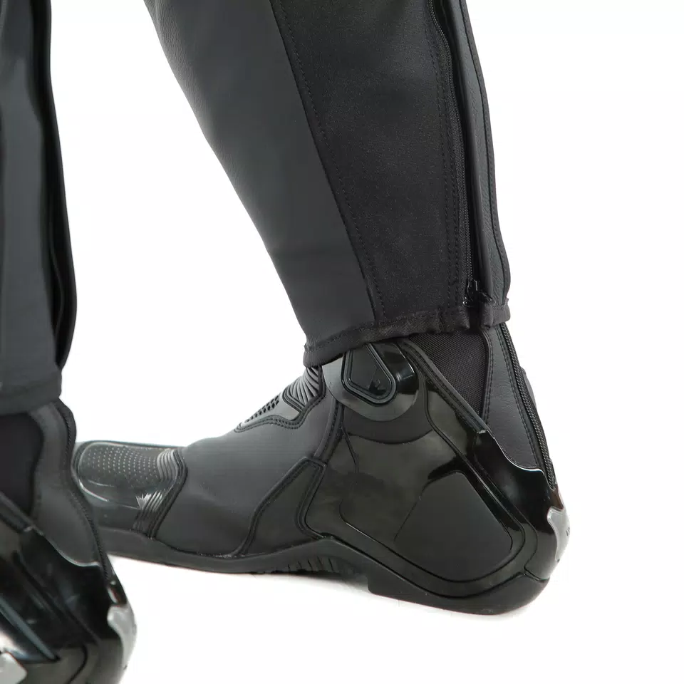 PONY 3 PERF. LEATHER PANTS | BLACK-MATT | Dainese