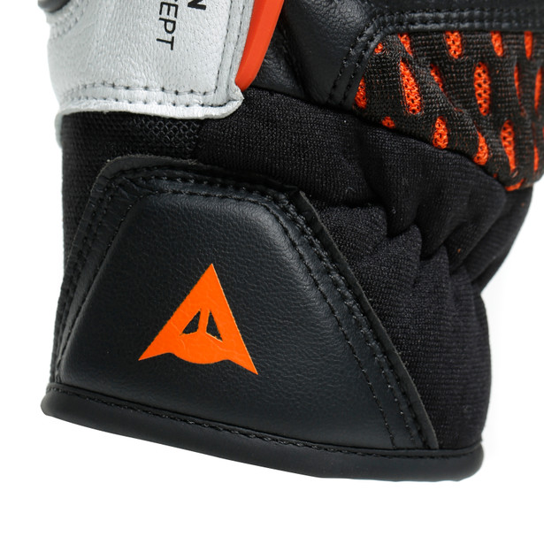 carbon-3-short-gloves-black-white-flame-orange image number 6