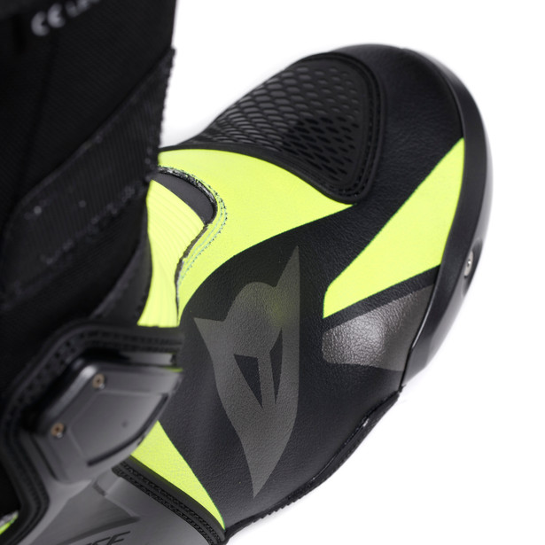 axial-2-boots-black-yellow-fluo image number 5