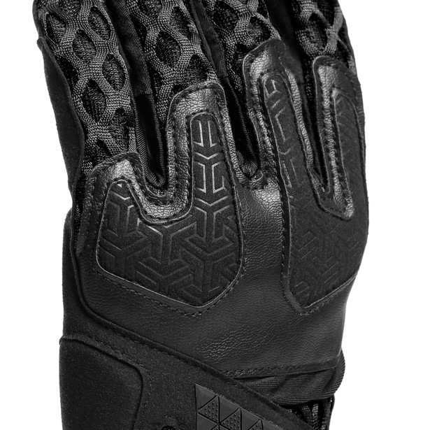 air-maze-unisex-gloves-black-black image number 7