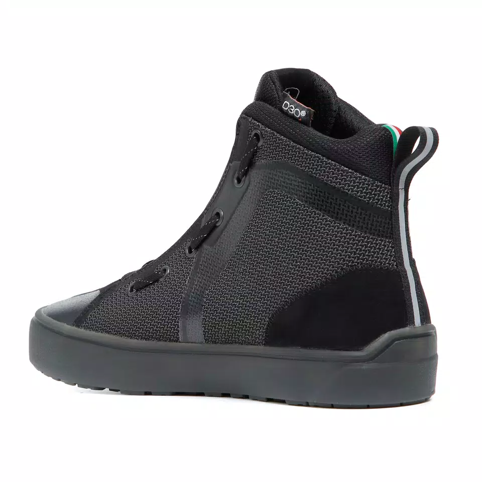 IKASU AIR MEN'S SUMMER MOTORCYCLE SHOES - BLACK | TCX IKASU AIR MEN'S SUMMER MOTORCYCLE SHOES - BLACK | TCX