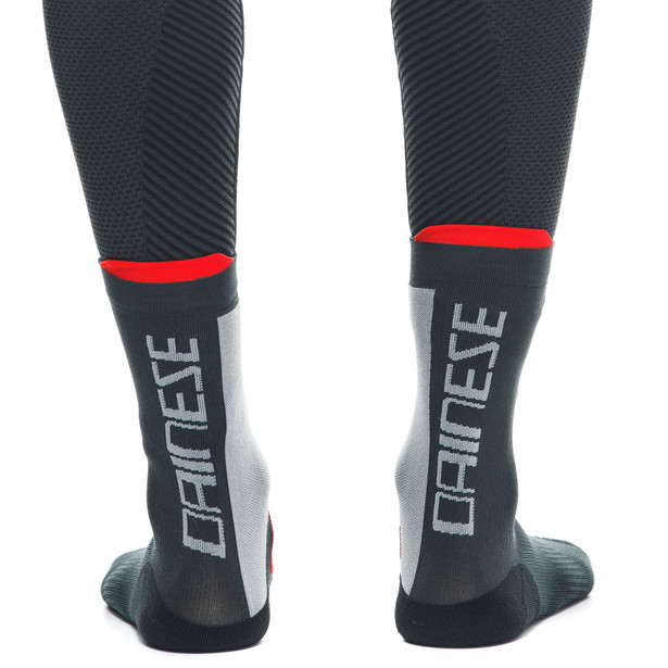thermo-mid-socks-black-red image number 3