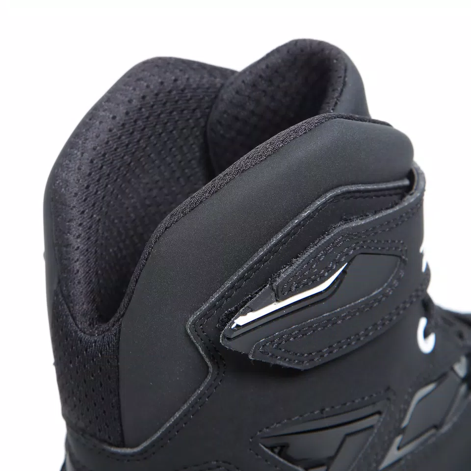 ZETA WP MEN'S WATERPROOF MOTORCYCLE SHOES - BLACK | TCX ZETA WP MEN'S WATERPROOF MOTORCYCLE SHOES - BLACK | TCX