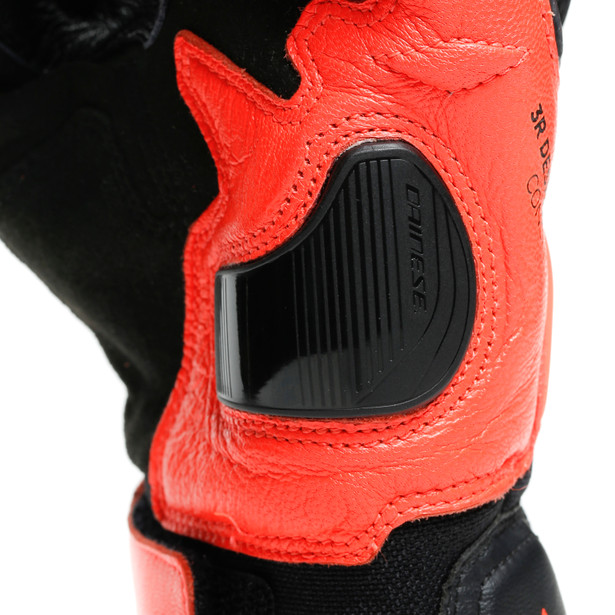 carbon-3-short-gloves-black-fluo-red image number 7