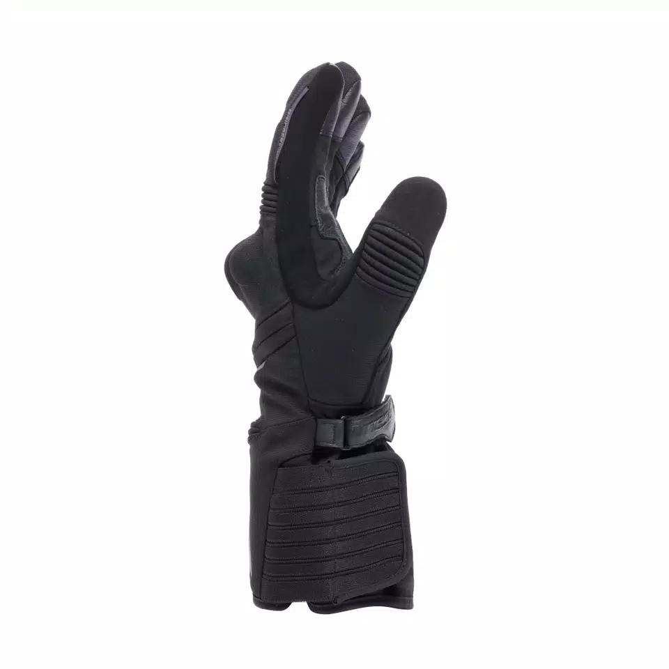 FUNES GORE-TEX®- MEN'S WATERPROOF MOTORCYCLE GLOVES | BLACK FUNES GORE-TEX®- MEN'S WATERPROOF MOTORCYCLE GLOVES | BLACK