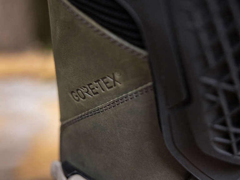 GORE-TEX® PERFORMANCE COMFORT TECHNOLOGY