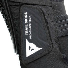 TRAIL SKINS PRO KNEE GUARDS - Protection