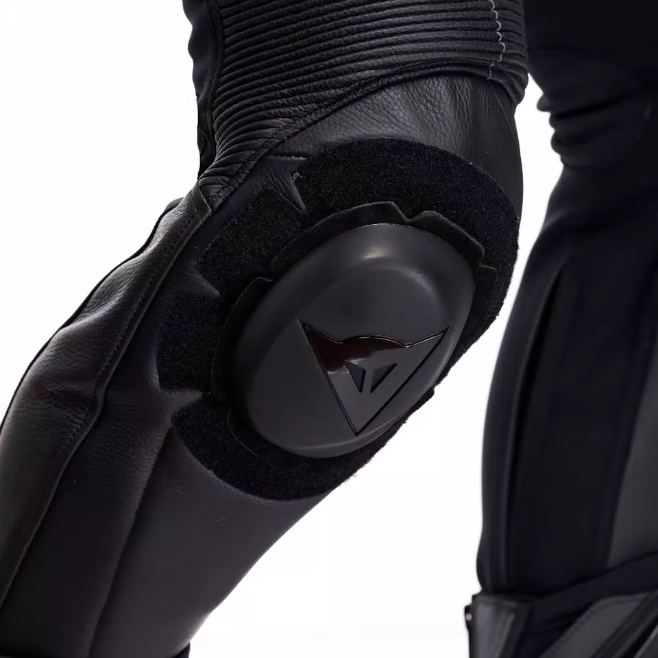 DEMON SPRINT - MONO DE MOTO DE UNA PIEZA EN PIEL PERFORADA HOMBRE - BLACK/BLACK/RED-LAVA - 8