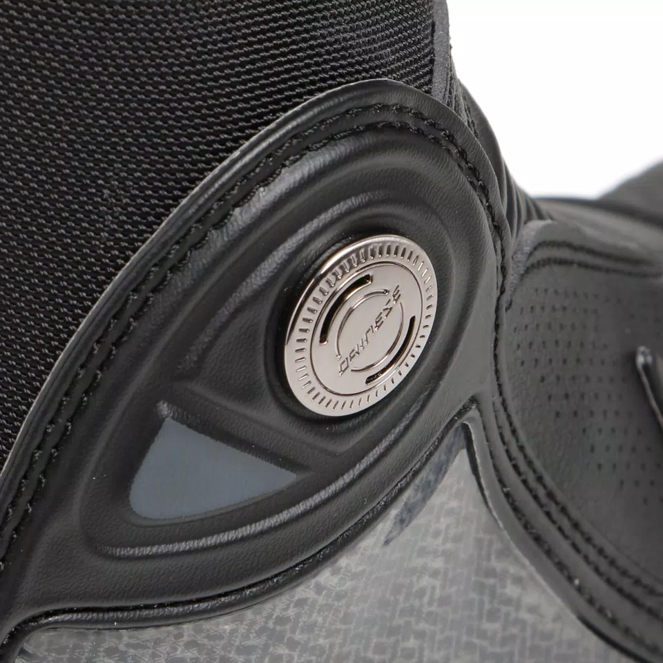 AXIAL GORE-TEX&reg; BOOTS - BLACK - 5