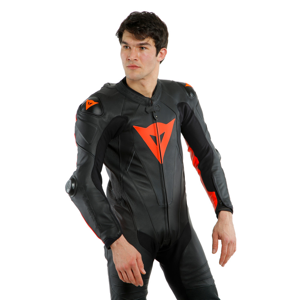 laguna-seca-5-combinaison-moto-racing-en-cuir-une-pi-ce-homme-black-fluo-red image number 4