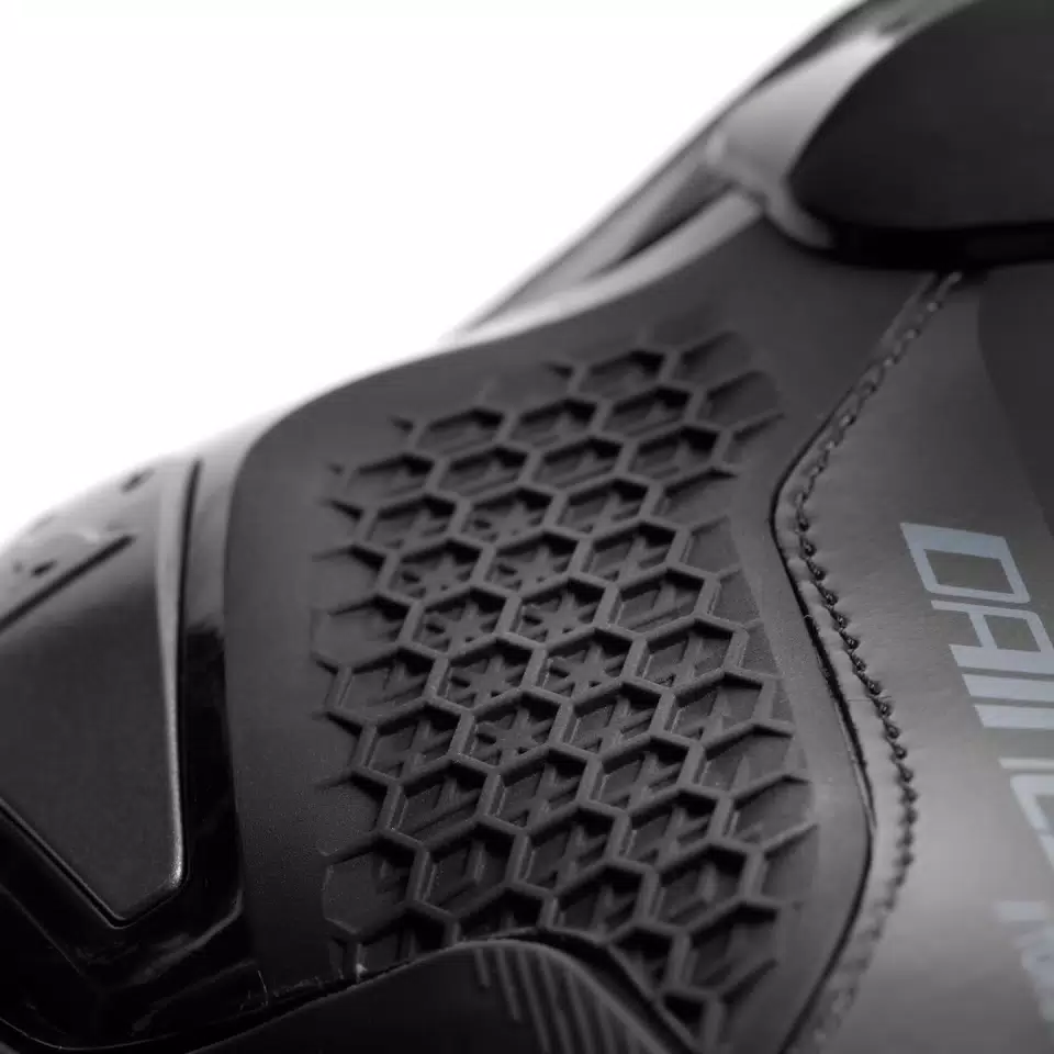 TORQUE 4 - MEN RACING AND ROAD BOOTS - BLACK/BLACK - 7