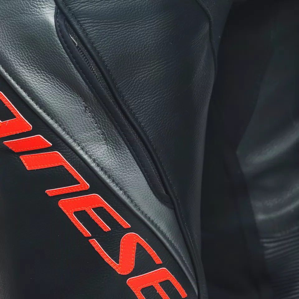 LAGUNA SECA 5 - TUTA MOTO DIVISIBILE IN PELLE UOMO - BLACK/ANTHRACITE/FLUO-RED - 21