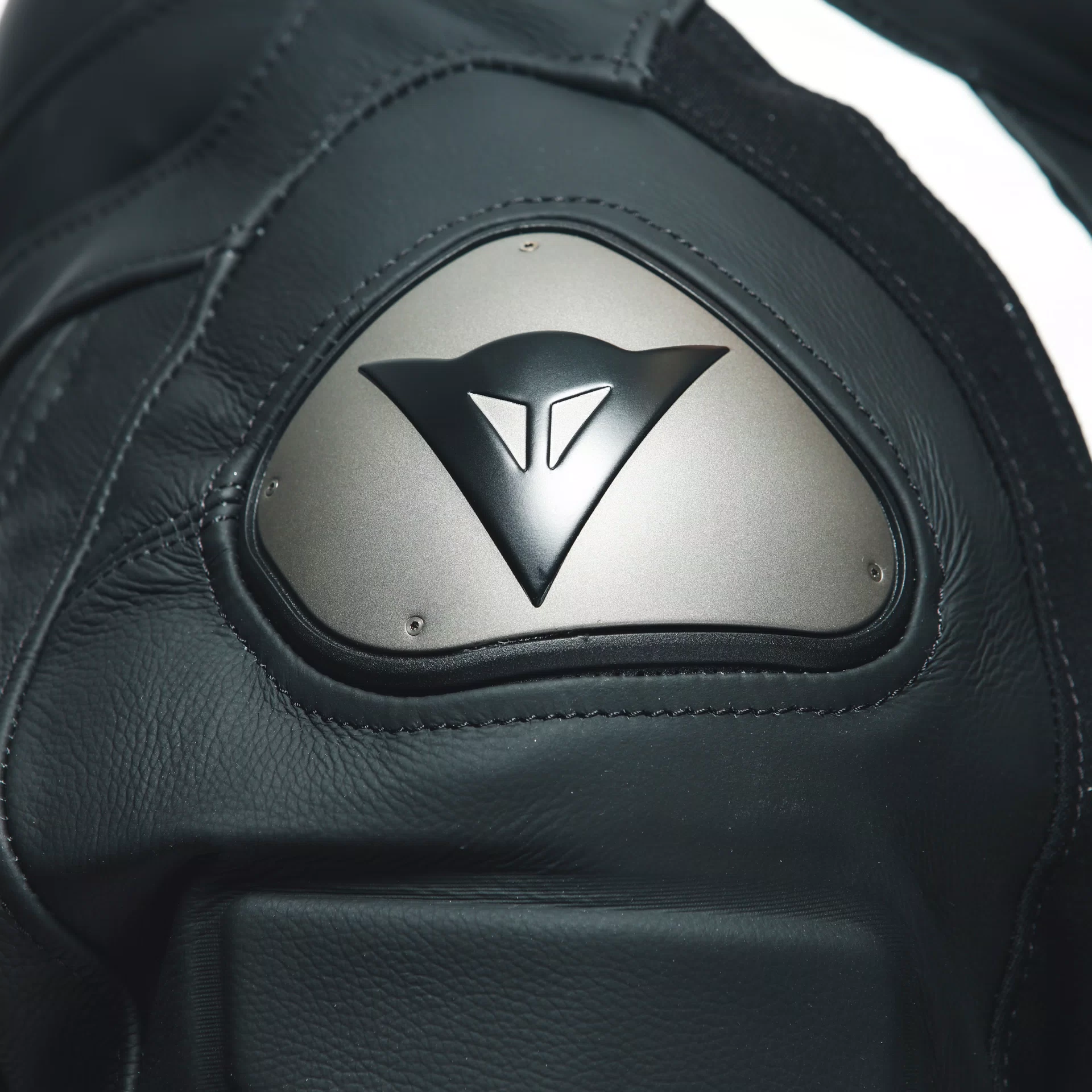 Dainese avro 4 jacket discount