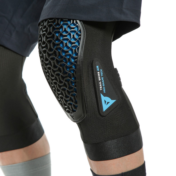 TRAIL SKINS AIR KNEE GUARDS BLACK- Safety