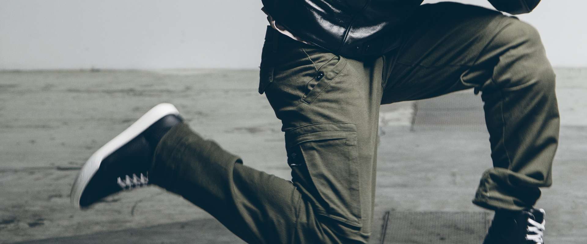 Protective biker pants designed for everyday challenges.