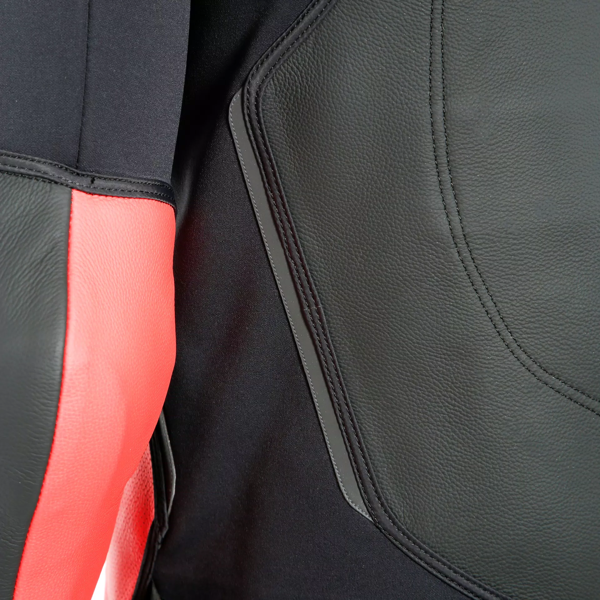 INTREPIDA PERF. LEATHER JACKET