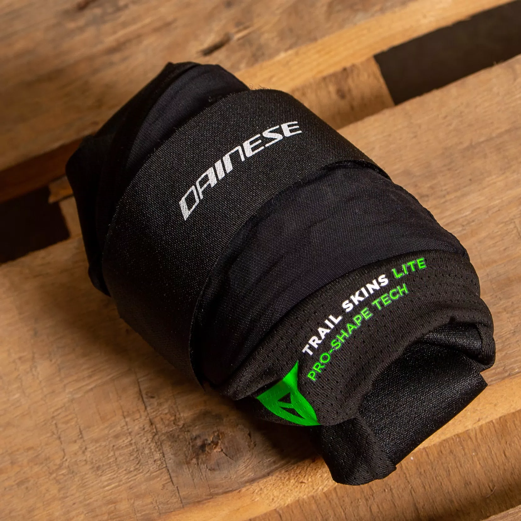 TRAIL SKINS LITE - GENOUILL&Egrave;RE V&Eacute;LO