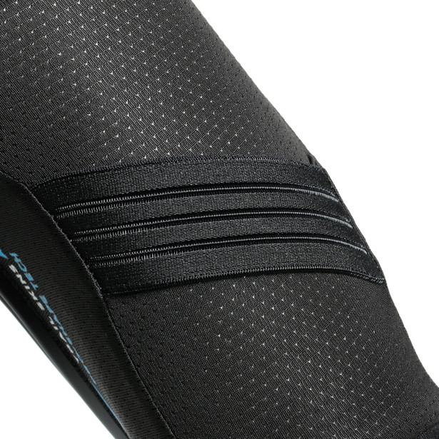 trail-skins-air-elbow-guards-black image number 3