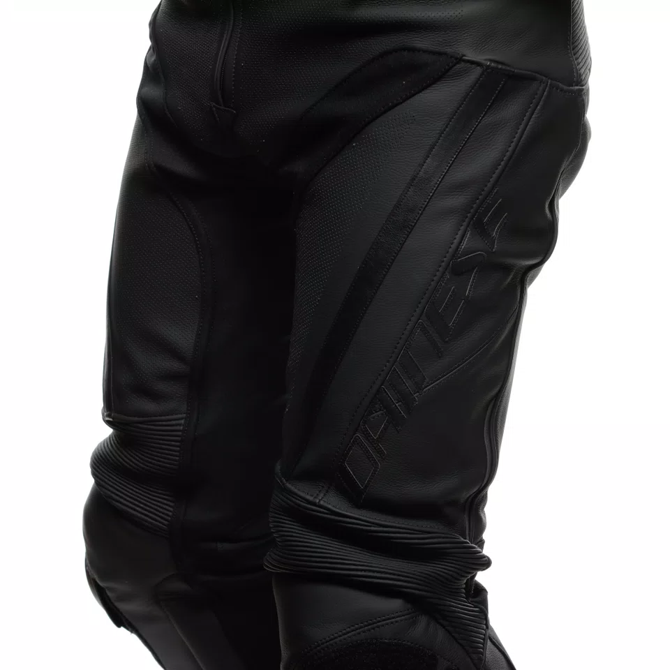 DELTA 4 PANTALON DE MOTO EN CUIR HOMME TAILLE SHORT TALL S T BLACK BLACK Dainese