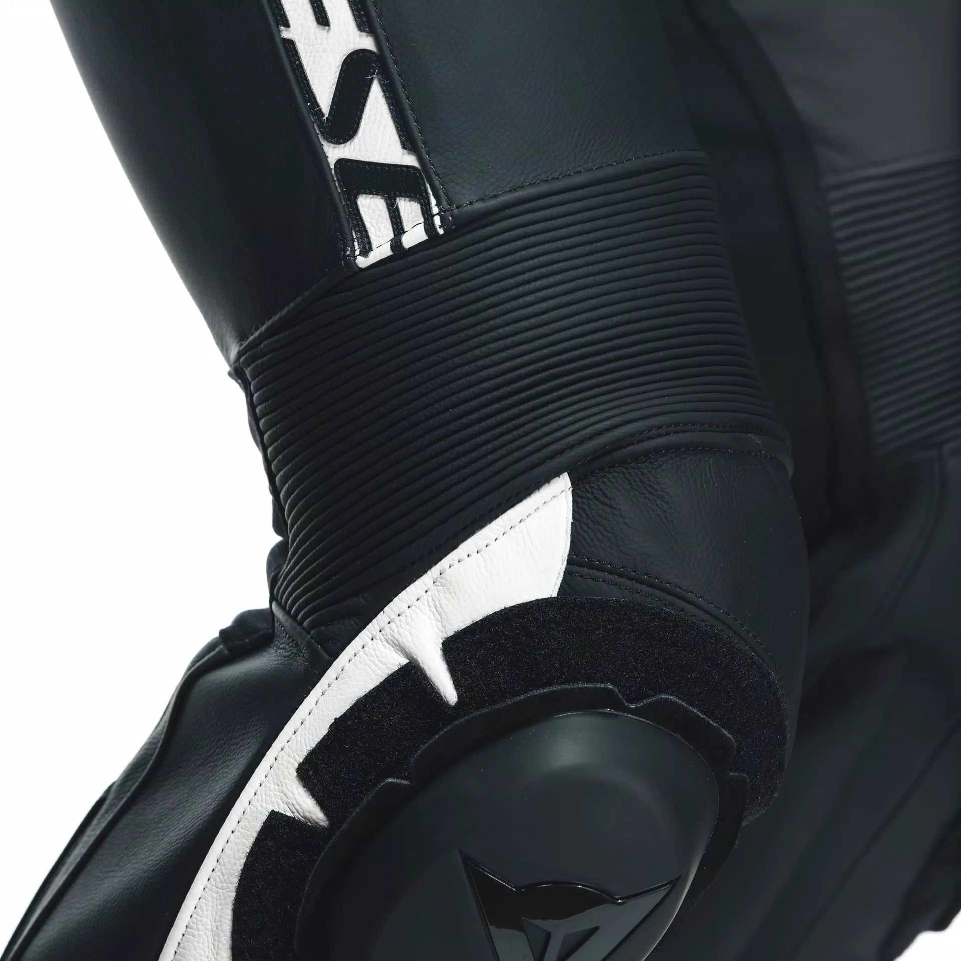 AVRO 4 - MEN'S 2-PIECE MOTORCYCLE LEATHER SUIT