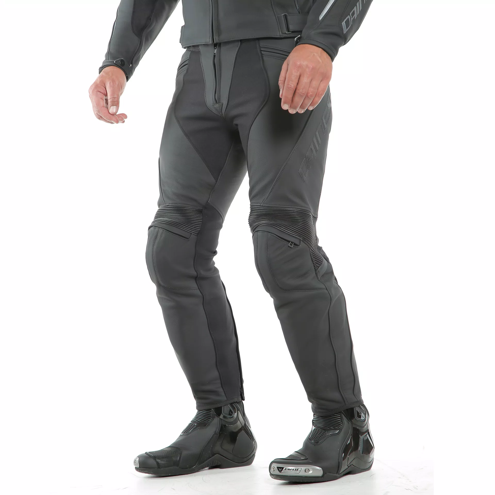 PONY 3 MEN S MOTORCYCLE LEATHER SHORT TALL PANTS BLACK MATT Dainese