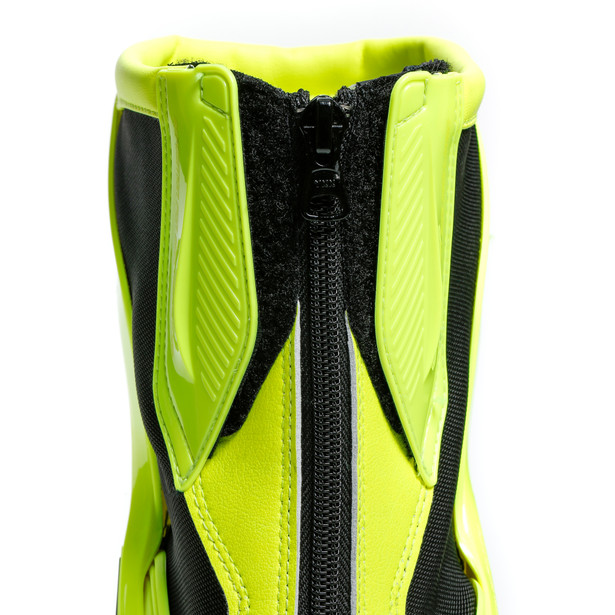 torque-3-out-boots-fluo-yellow image number 5