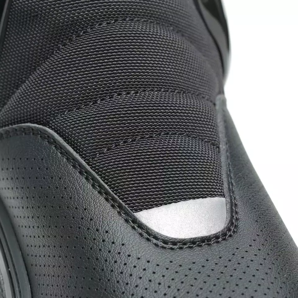 SPORT MASTER GORE-TEX® - MEN'S WATERPROOF MOTORCYCLE BOOTS SPORT MASTER GORE-TEX® - MEN'S WATERPROOF MOTORCYCLE BOOTS