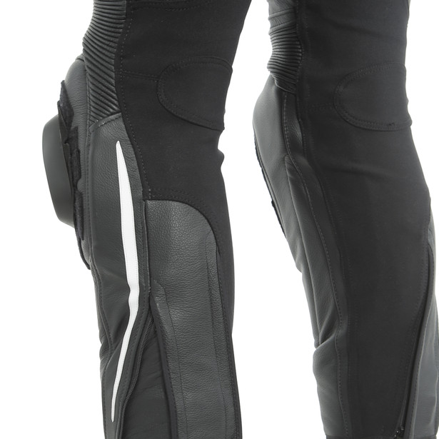 avro-lady-d-air-2pcs-suit-black-black-white image number 7