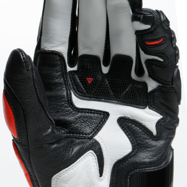 druid-3-gloves-black-fluo-red image number 7