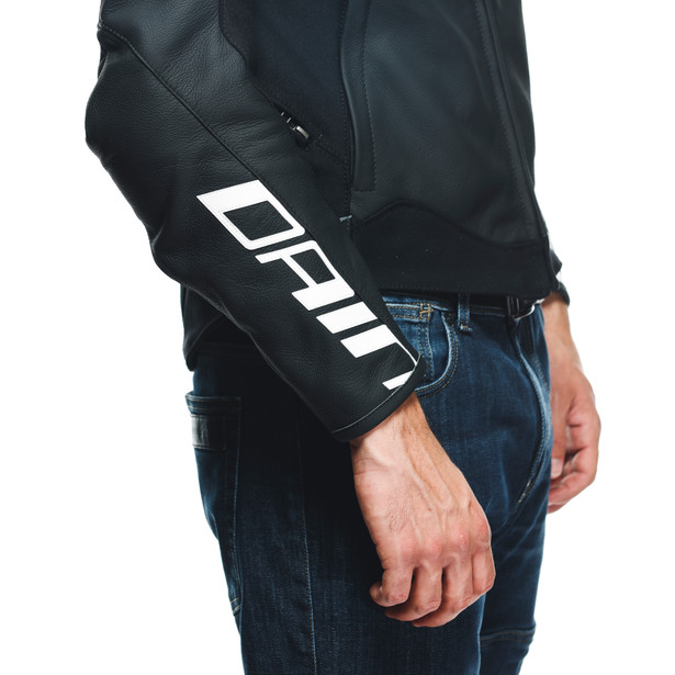 sportiva-giacca-moto-in-pelle-uomo-black-matt-black-matt-black-matt image number 9