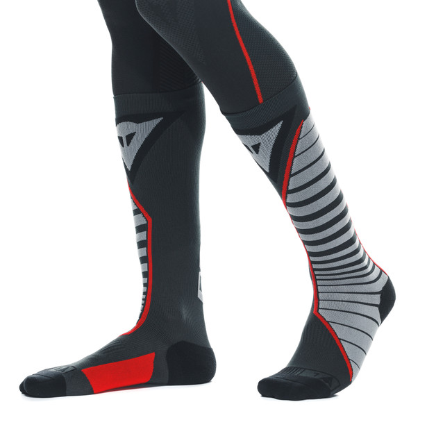 thermo-long-socks-black-red image number 6