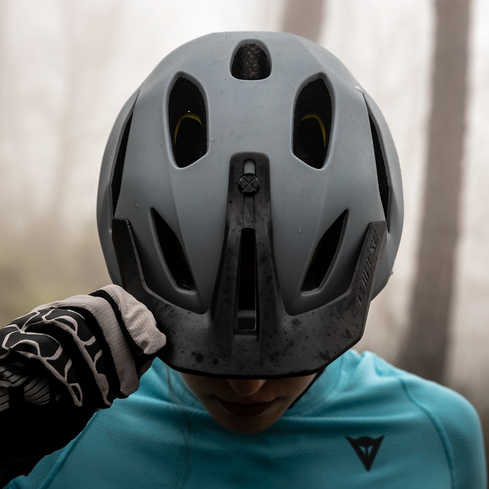 linea-03-mips-casco-bici-nardo-gray-black image number 7