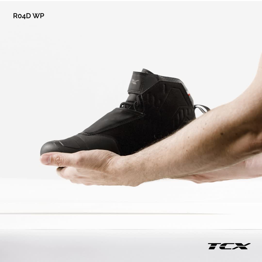 R04D AIR MEN'S SUMMER MOTORCYCE SHOES - BLACK/GREY | TCX